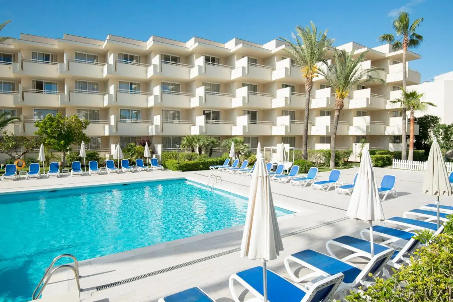 Globales Cala Bona OUTDOOR_POOL