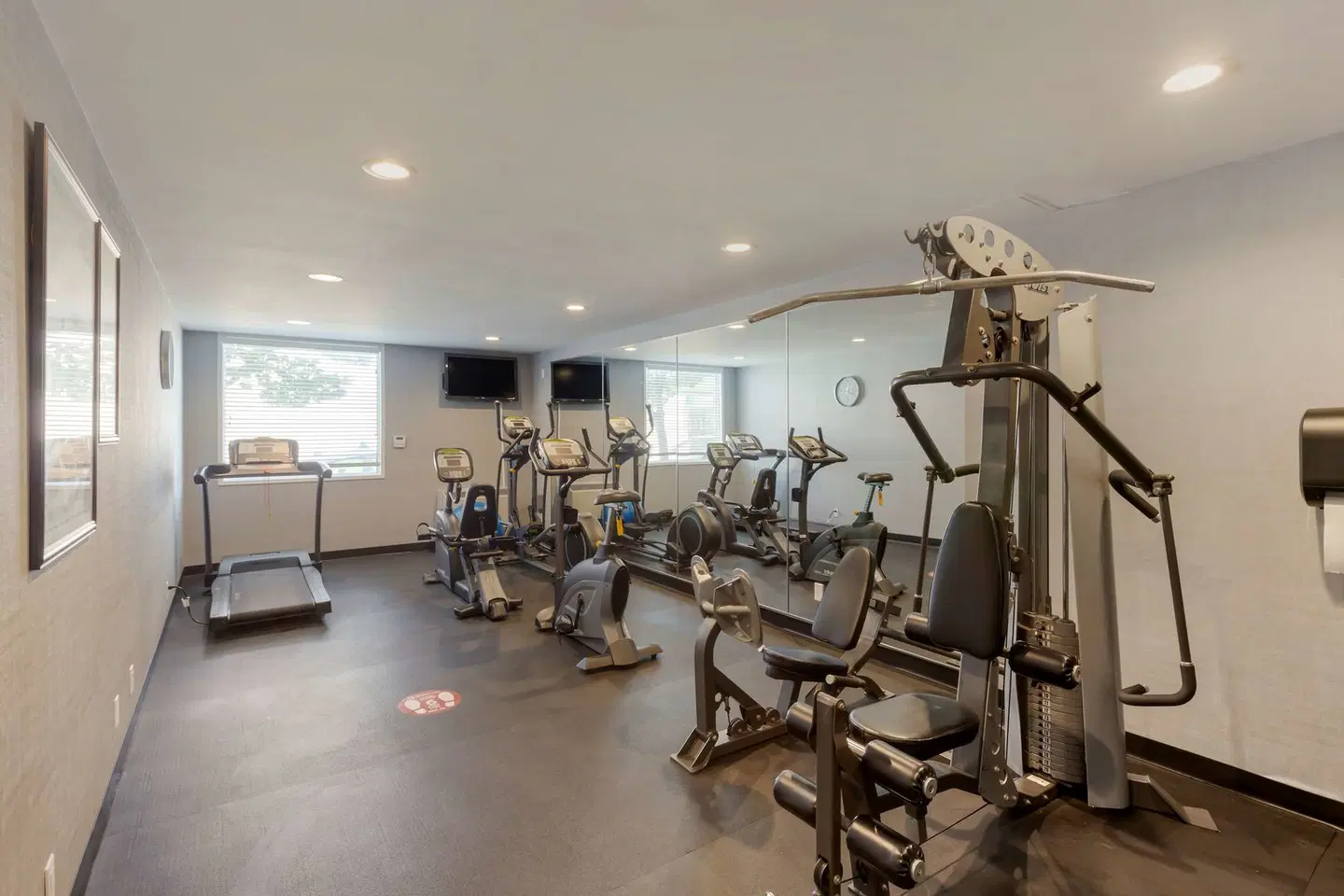 Best Western Plus Toronto Airport Hotel SPORTS_AND_LEISURE