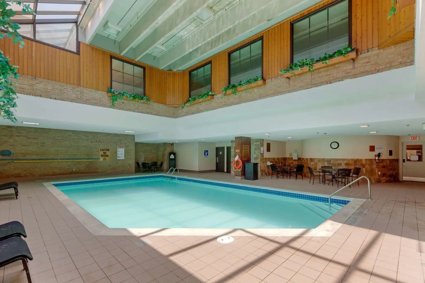 Best Western Plus Toronto Airport Hotel Hallenbad