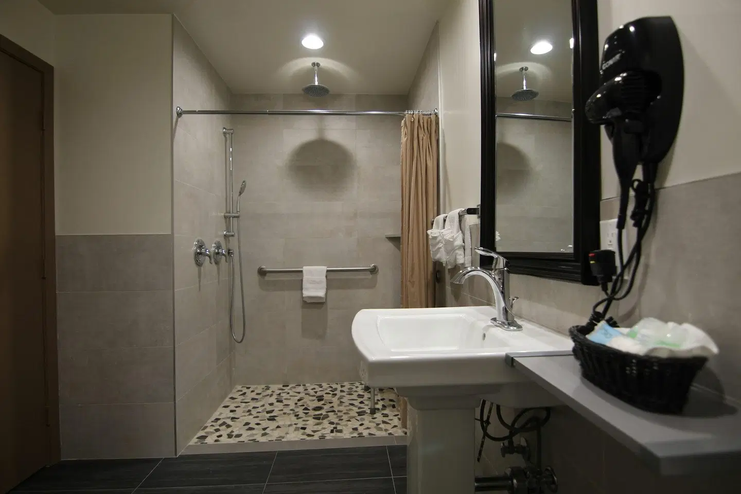 Dunes Inn - Wilshire Badezimmer