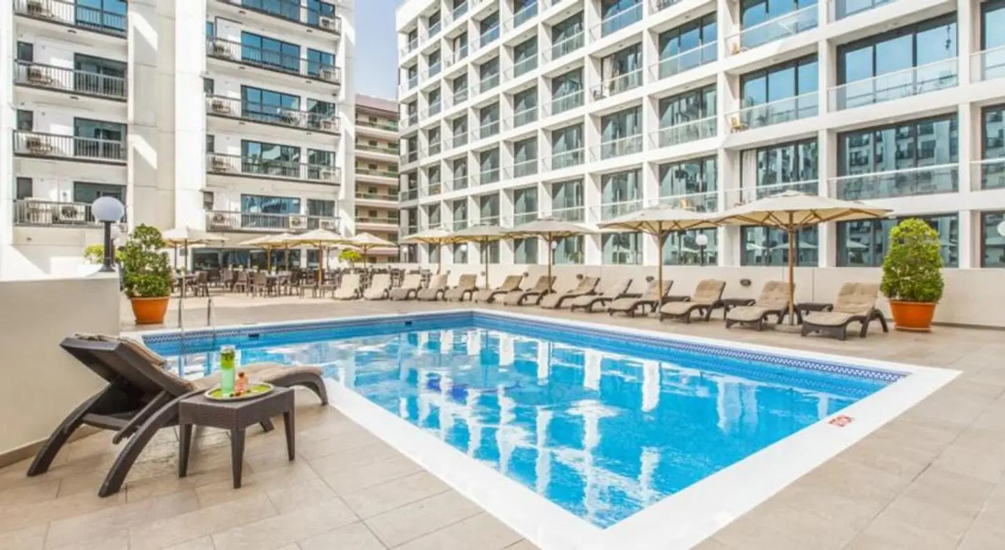 Golden Sands Hotel Apartments OUTDOOR_POOL