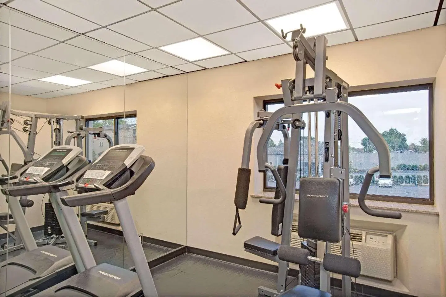 Ramada Staten Island SPORTS_AND_LEISURE