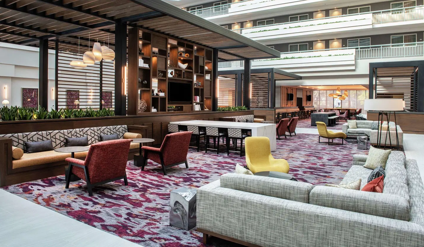 Embassy Suites by Hilton Walnut Creek Bar