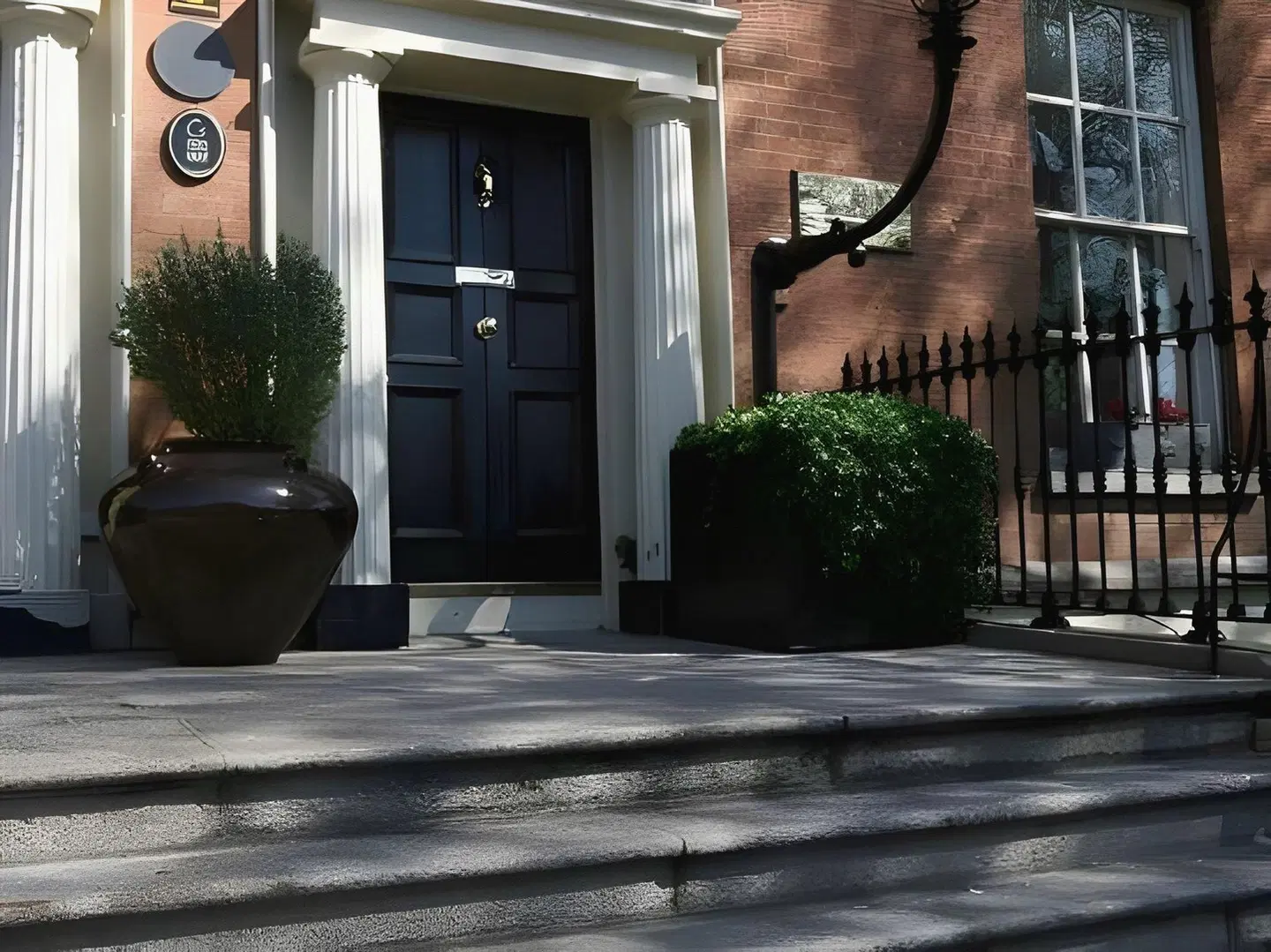 Pembroke Town House EXTERIOR