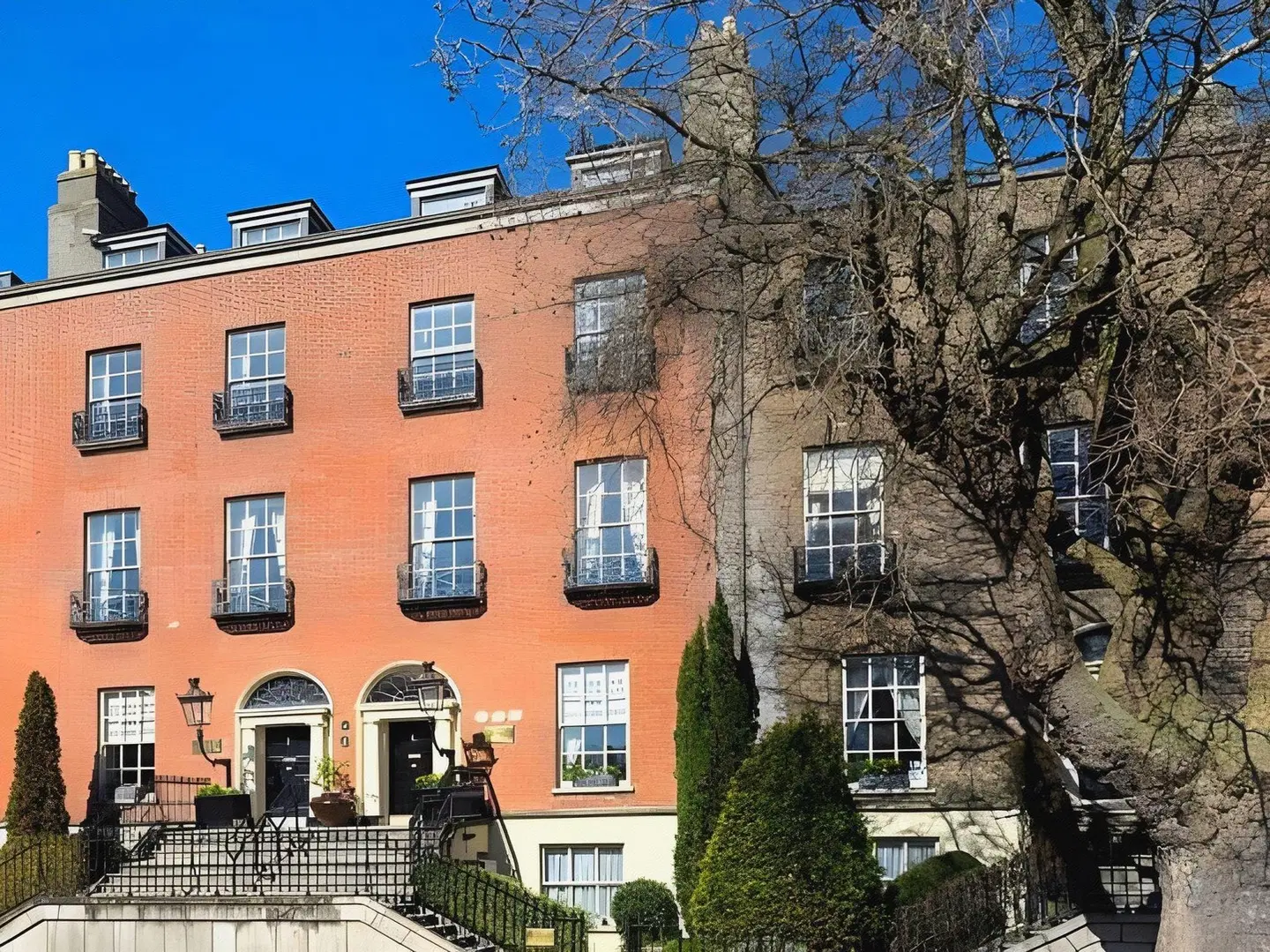Pembroke Town House EXTERIOR