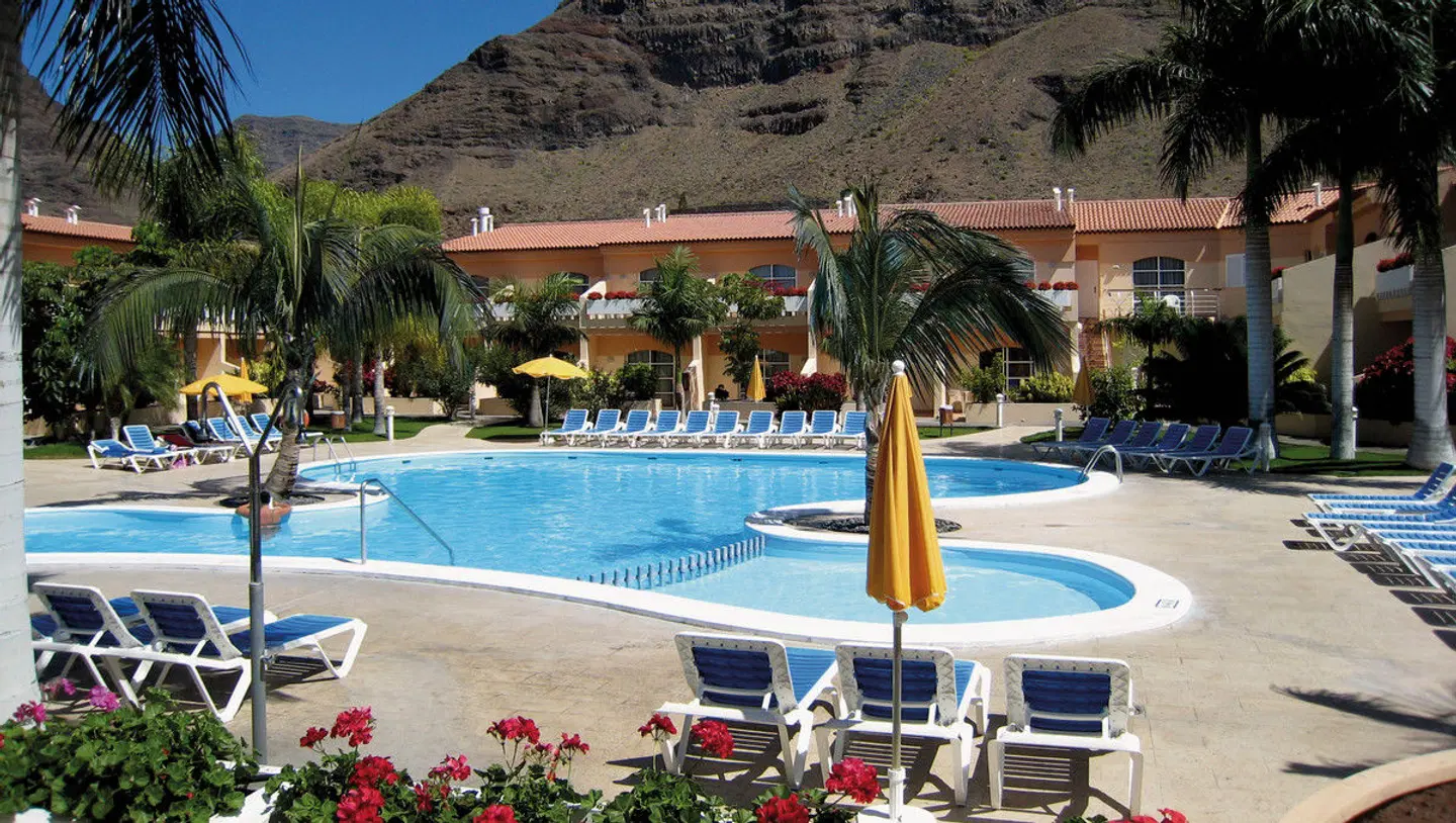 Jardín del Conde OUTDOOR_POOL