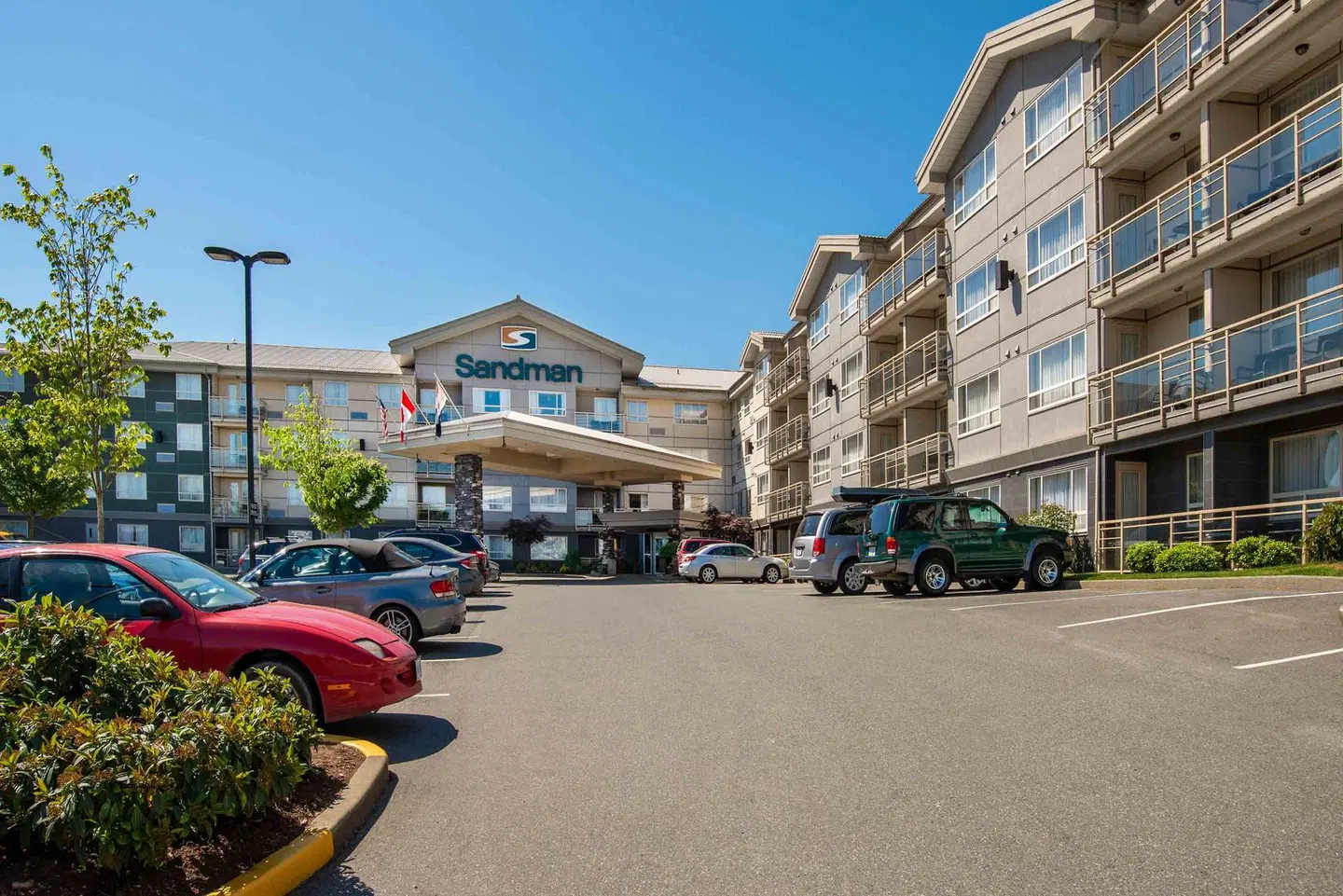 Sandman Hotel and Suites Abbotsford EXTERIOR