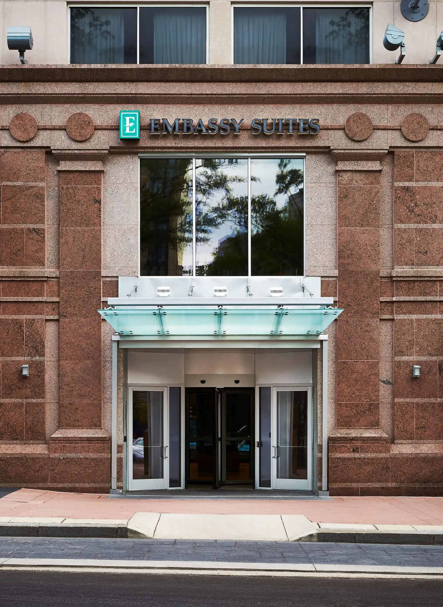 Embassy Suites by Hilton Washington D.C. - at the Chevy Chase Pavilion EXTERIOR