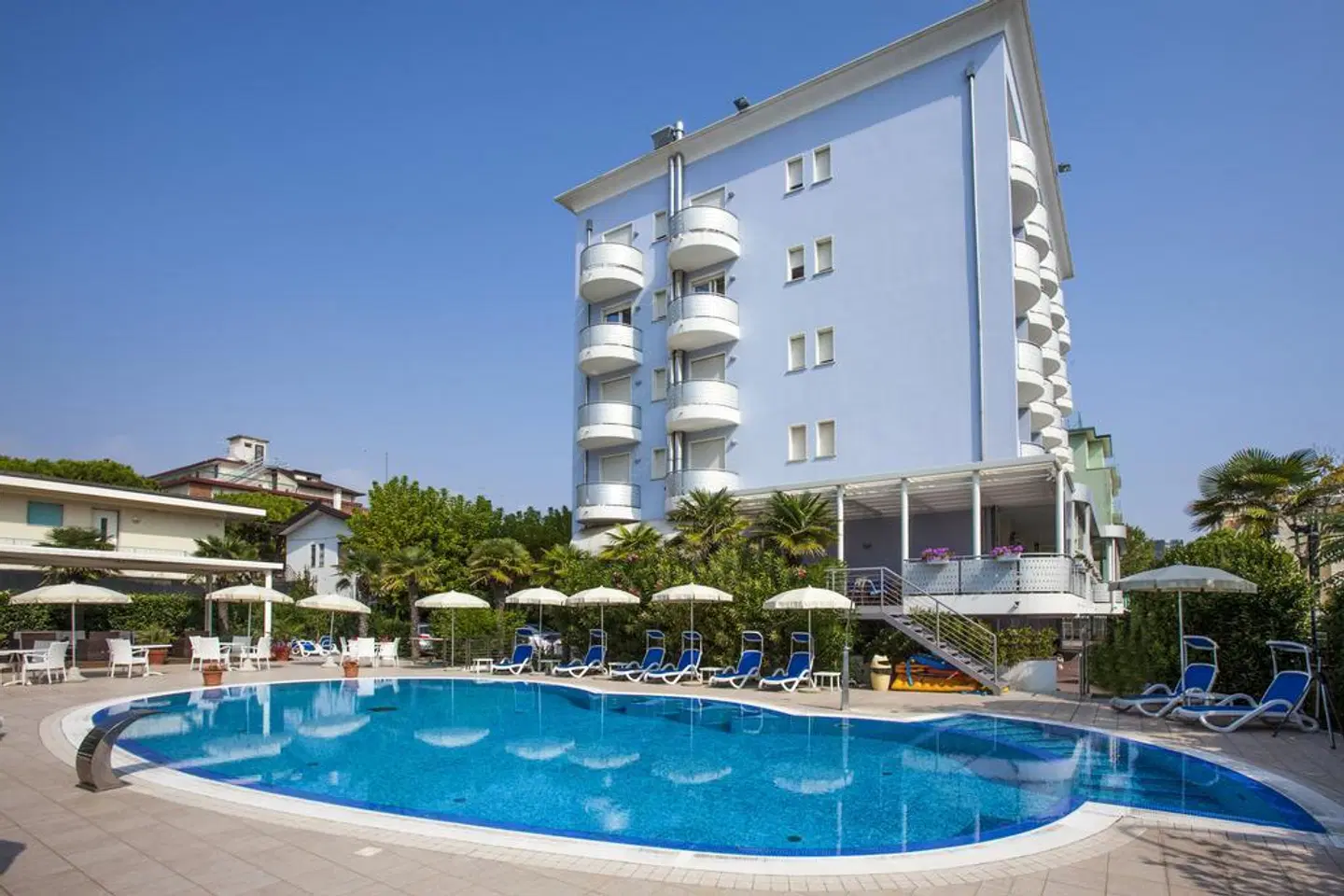 Hotel Helios OUTDOOR_POOL