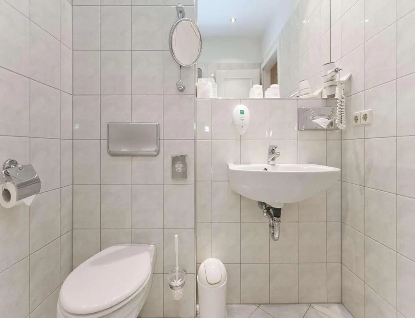 acom-Hotel Berlin Kurfürstendamm Badezimmer