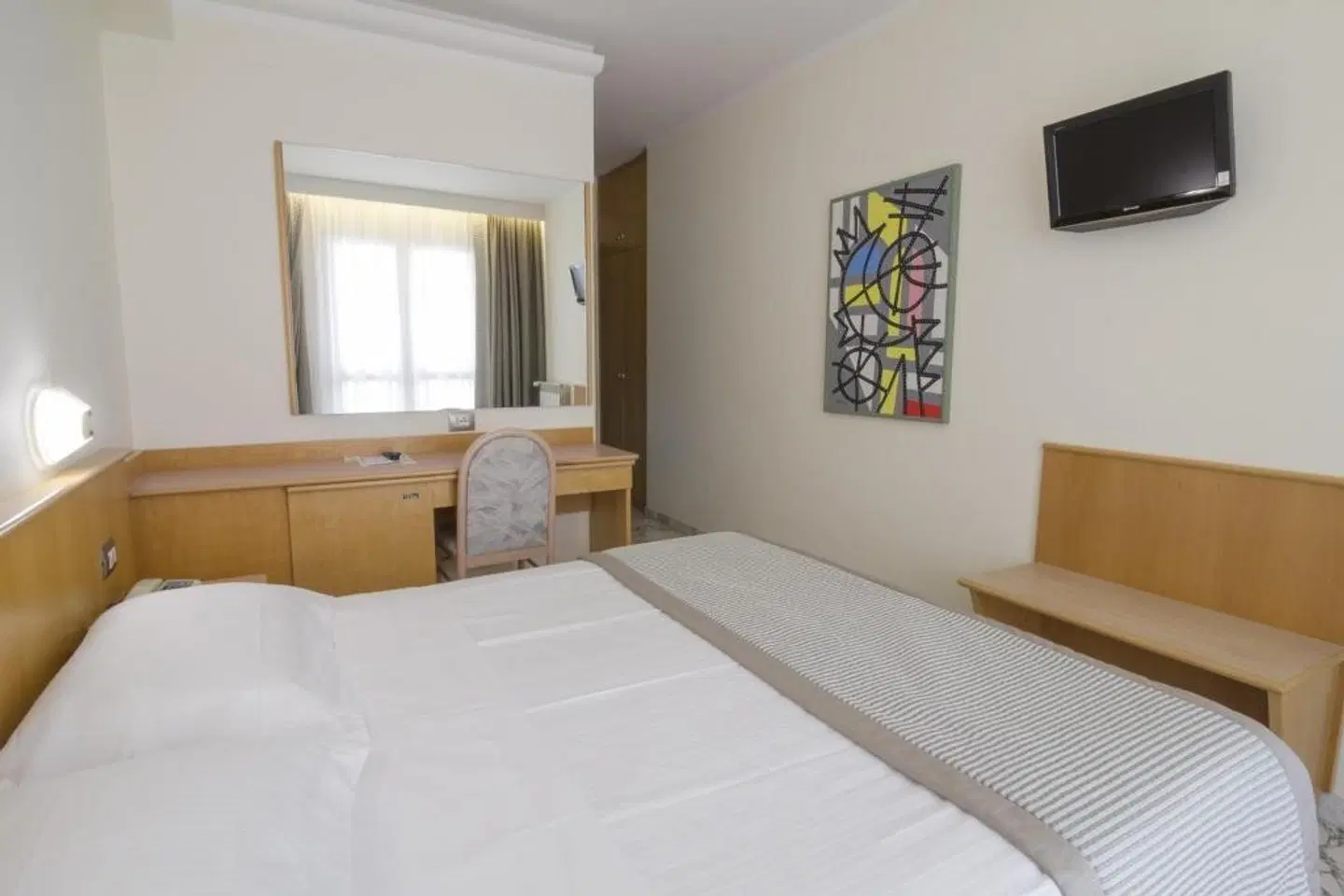 Mistral ROOM_EXAMPLE