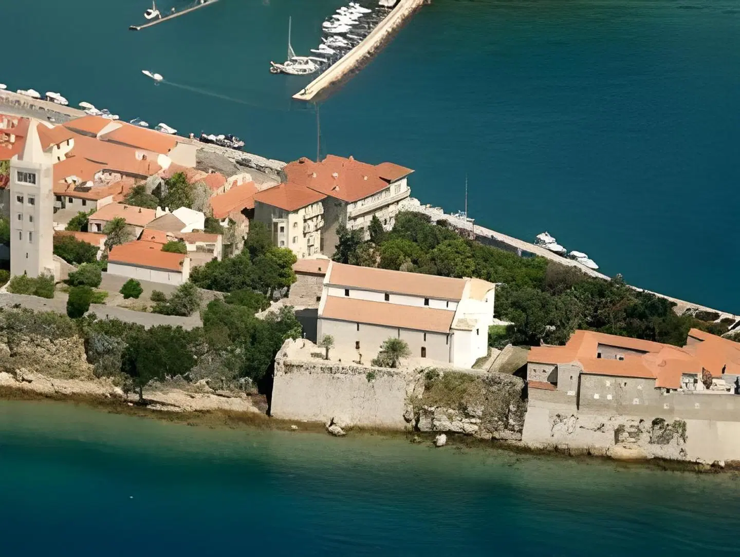 Arbiana Hotel EXTERIOR