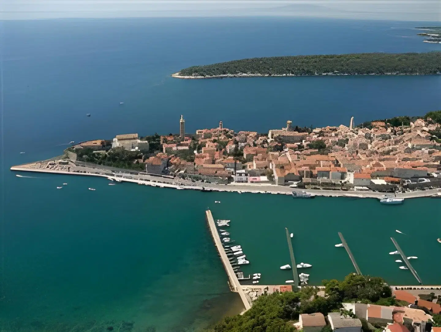 Arbiana Hotel LANDSCAPE