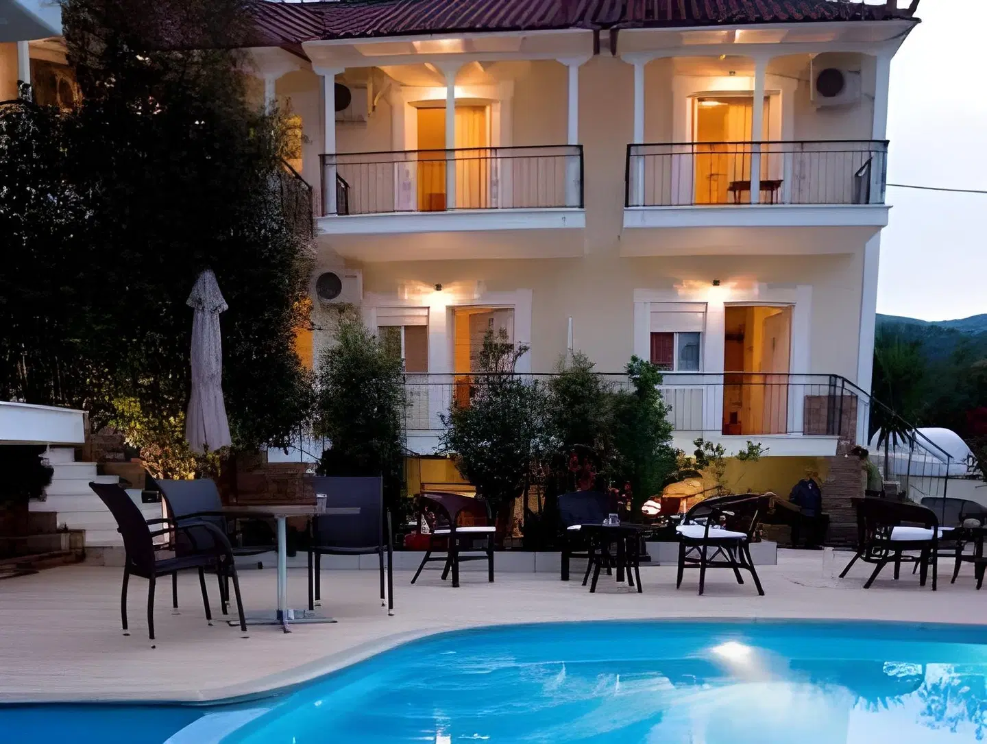 Theoxenia Hotel Apartments EXTERIOR