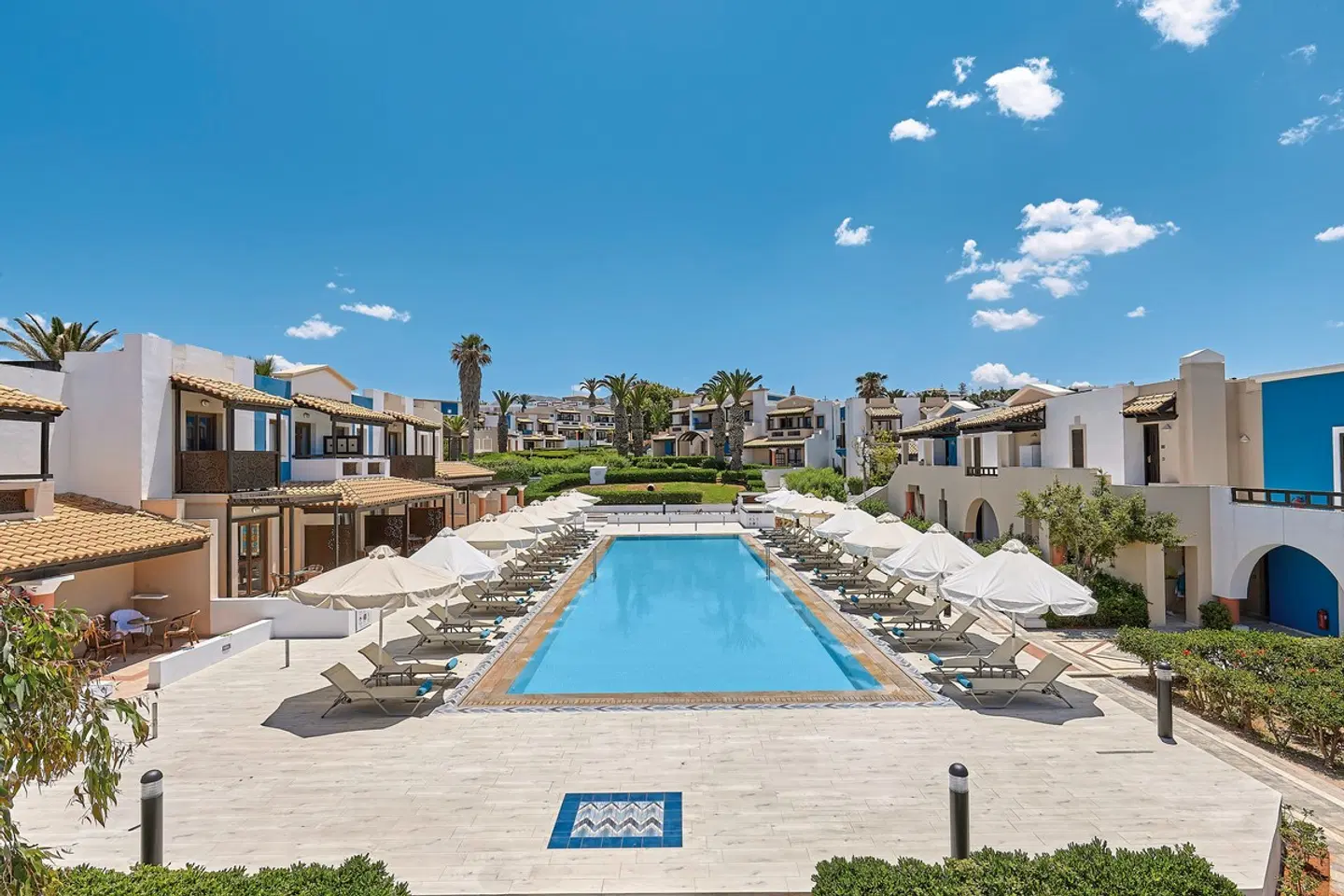 Knossos Royal Resort OUTDOOR_POOL