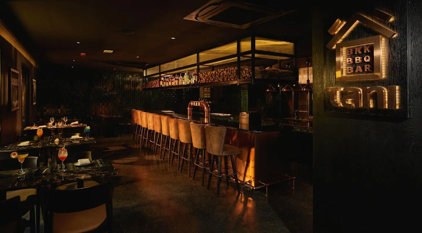 The Gravitique Hotel Khaosan Bar