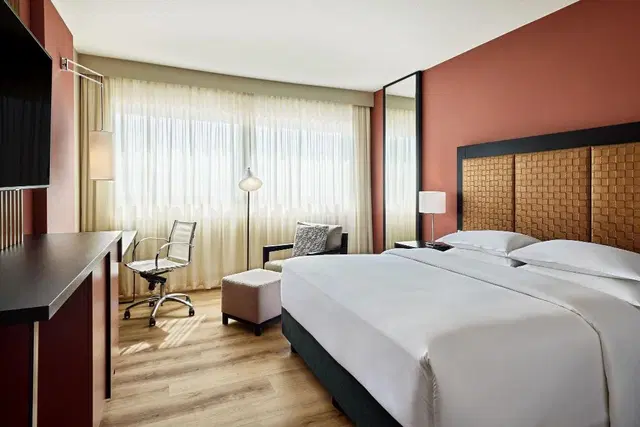Sheraton Frankfurt Airport Hotel & Conference Center ROOM_EXAMPLE