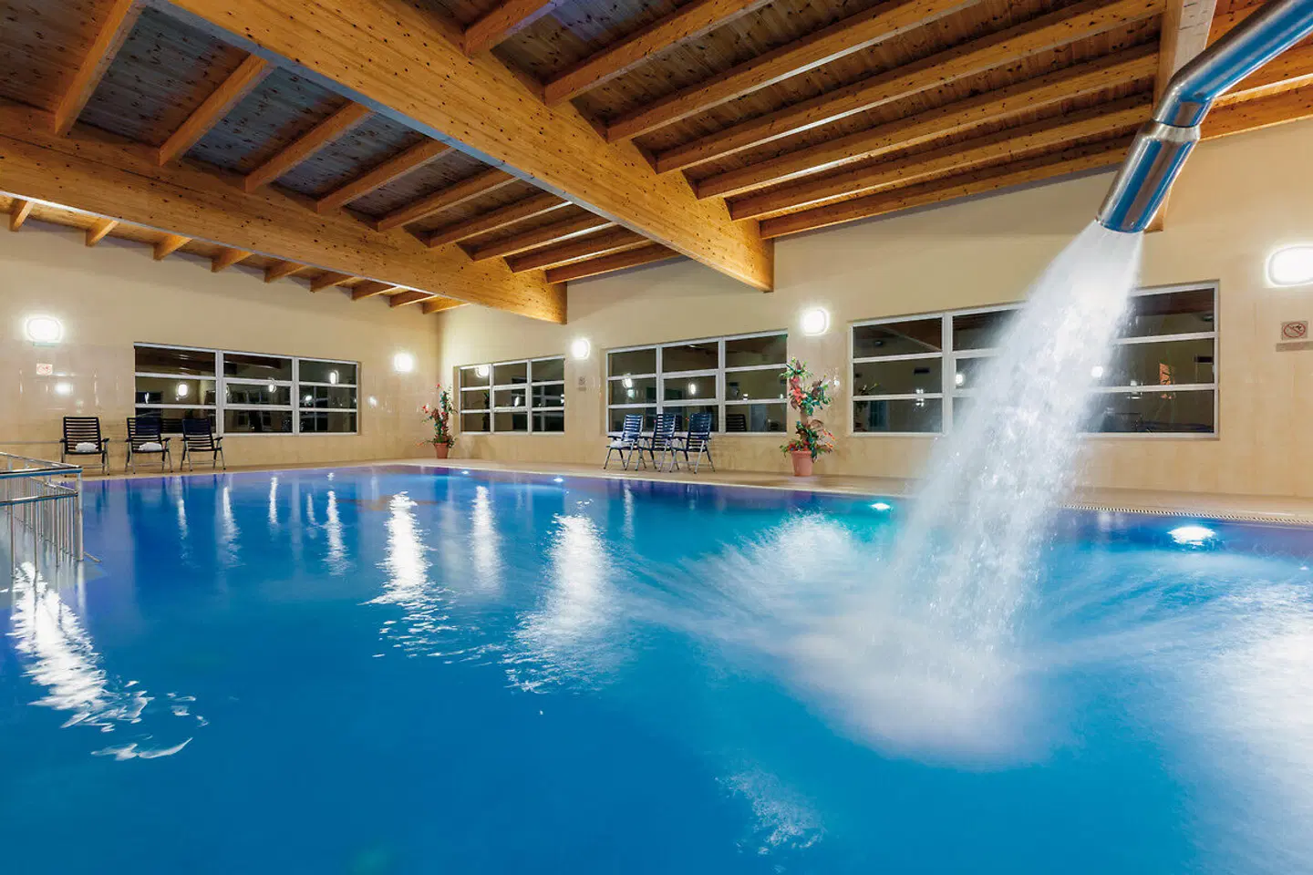 Bursztyn Medical Spa & Wellness Hallenbad