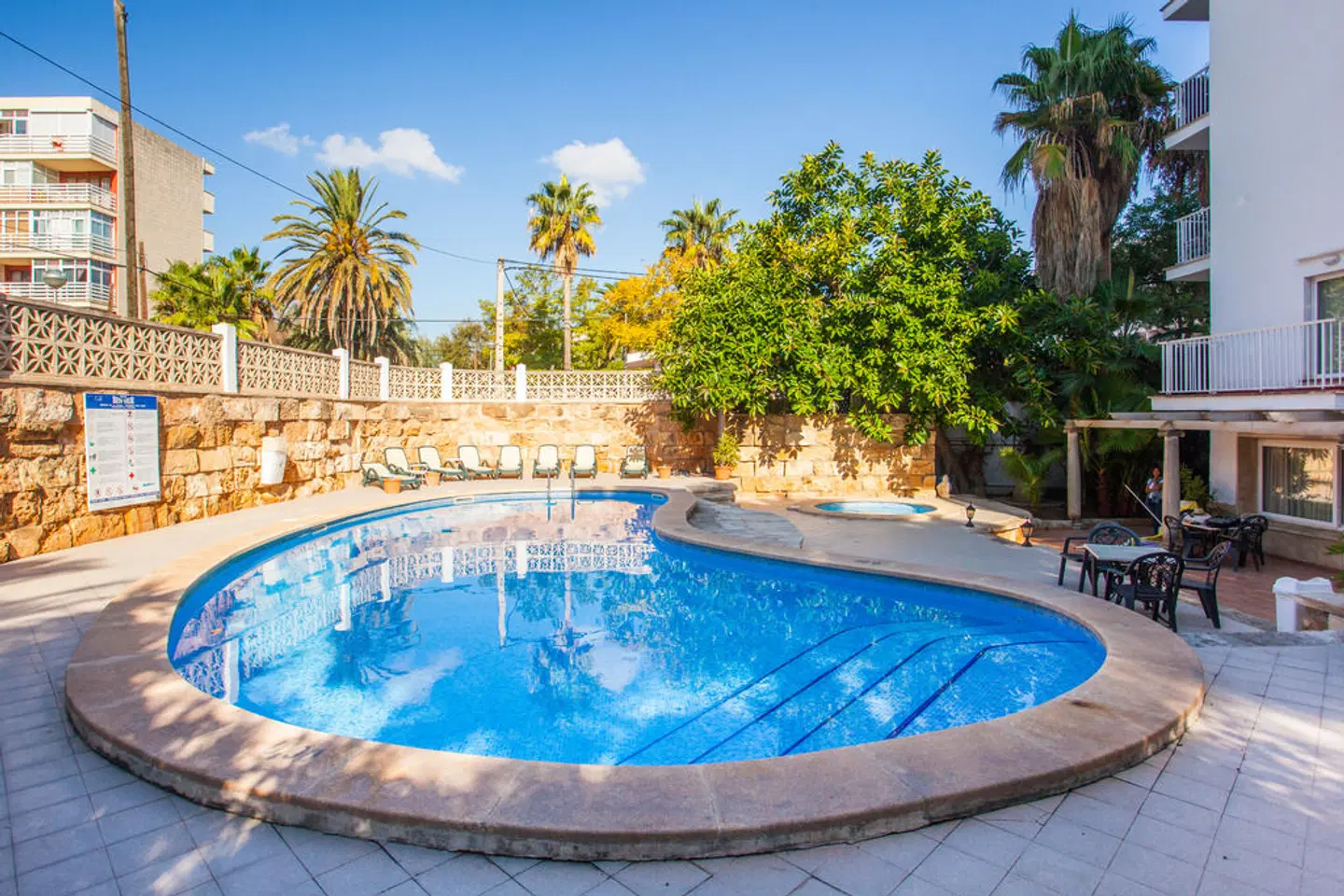 Ben Hur OUTDOOR_POOL