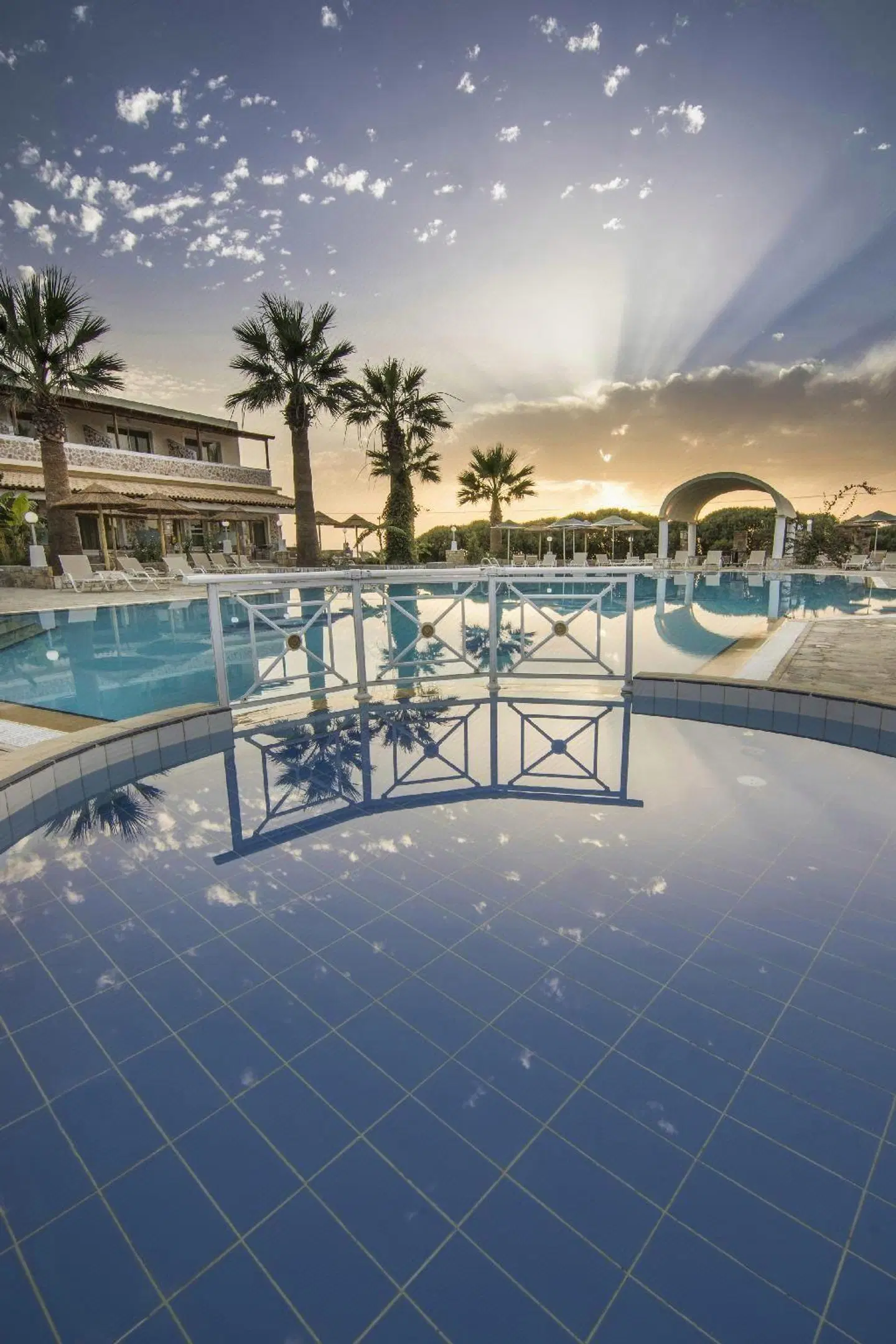 Kouros Palace Hotel Hallenbad