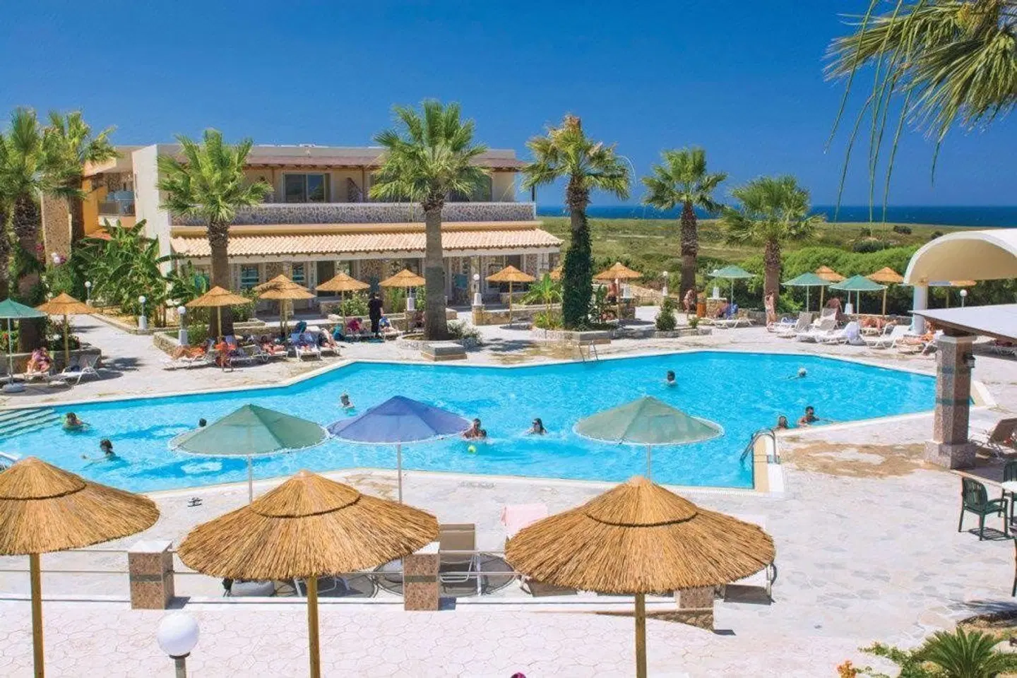 Kouros Palace Hotel OUTDOOR_POOL