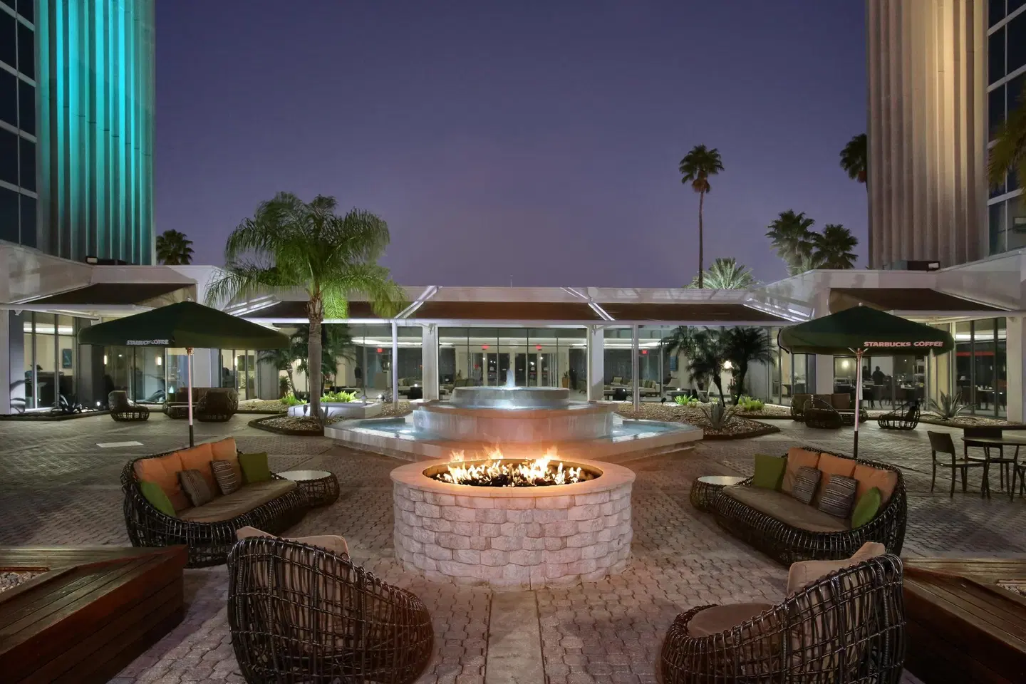 DoubleTree by Hilton at the Entrance to Universal Orlando Terrasse
