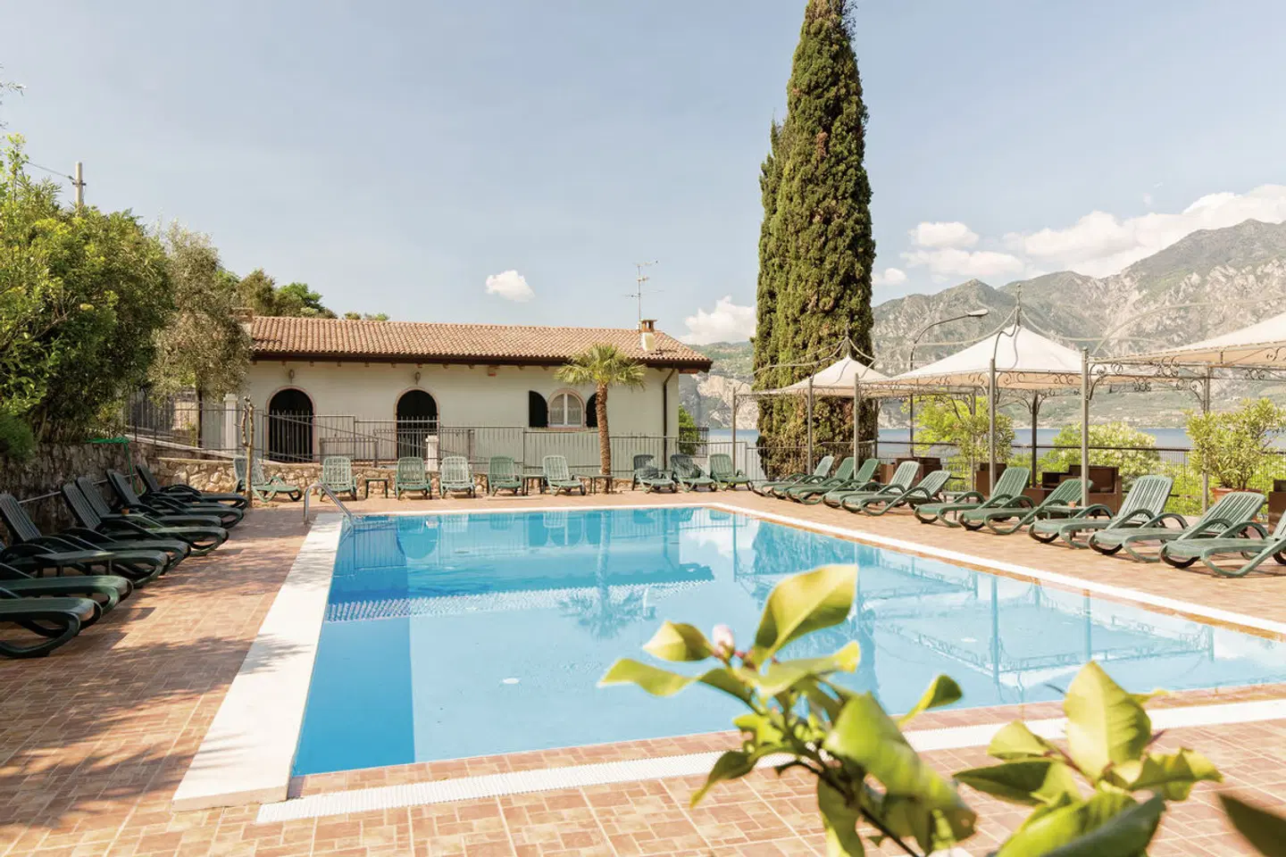 Sole Malcesine OUTDOOR_POOL