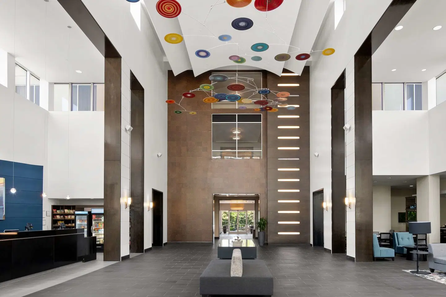 Embassy Suites by Hilton Newark Airport LOUNGE_LOBBY