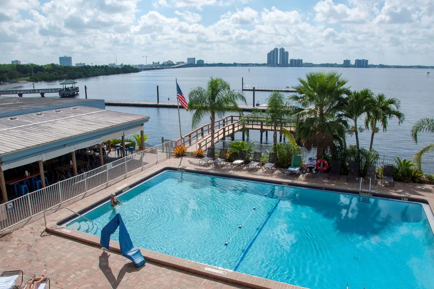Best Western Fort Myers Waterfront OUTDOOR_POOL