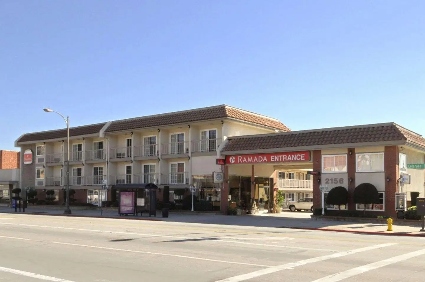 Ramada by Wyndham Pasadena EXTERIOR