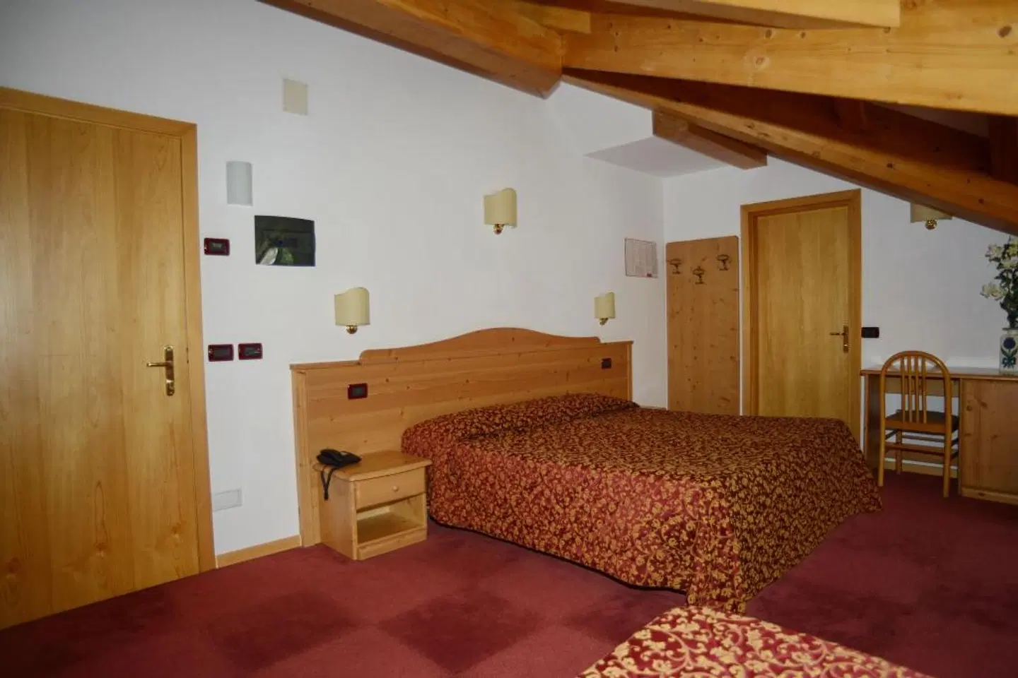 Hotel Canada ROOM_EXAMPLE