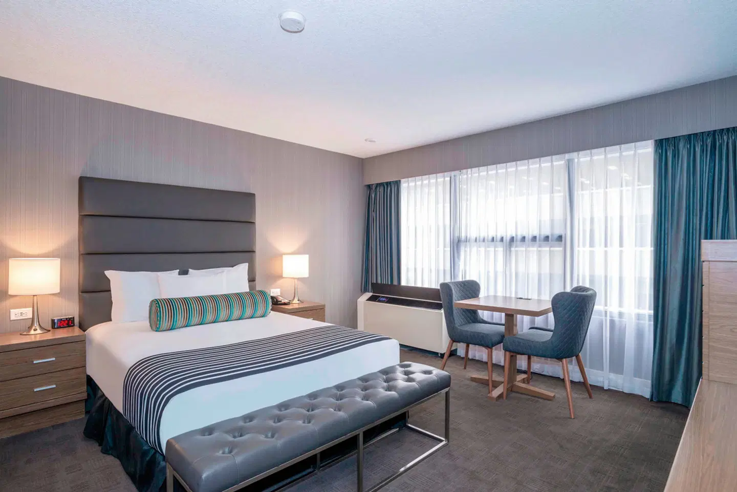 Sandman Signature Vancouver Downtown Hotel ROOM_EXAMPLE