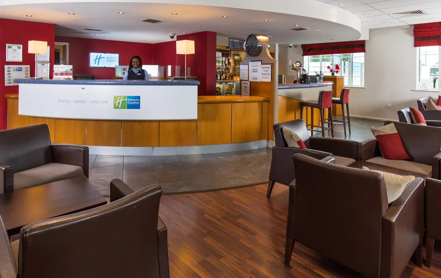 Holiday Inn Express London Chingford-Nth Circular by IHG Bar