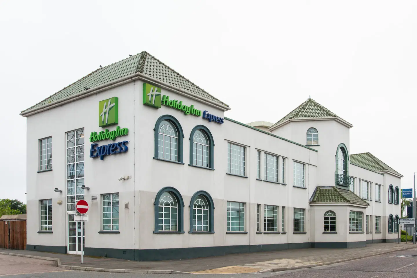 Holiday Inn Express London Chingford-Nth Circular by IHG EXTERIOR