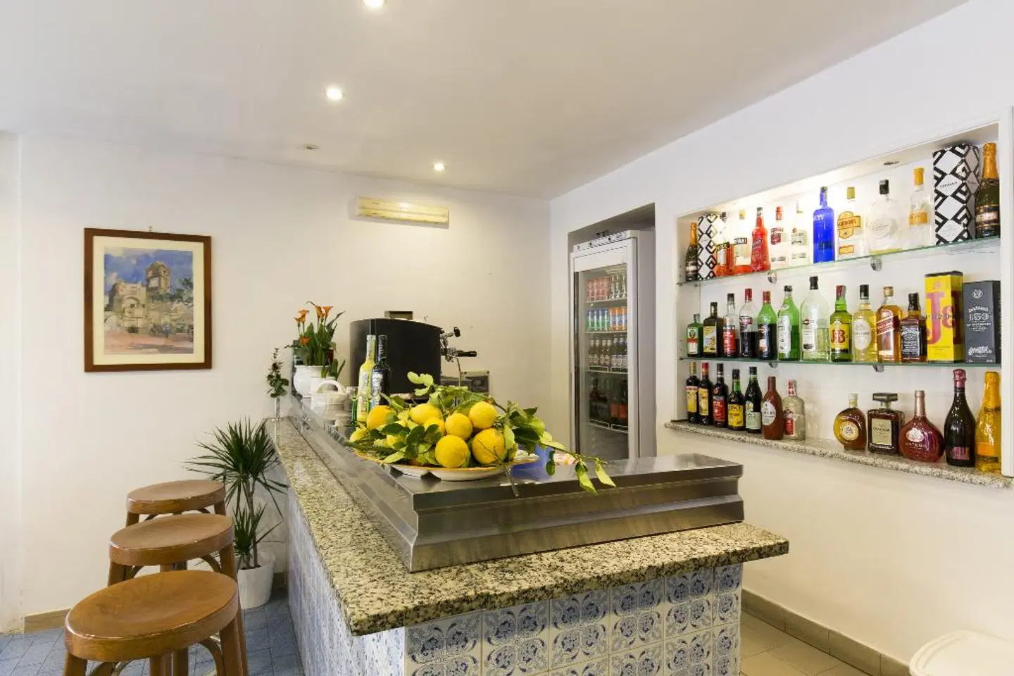 Angelina Bar