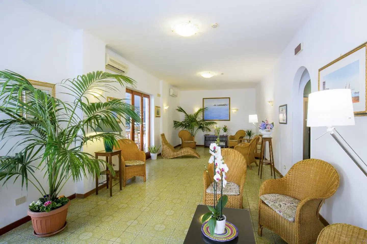 Angelina LOUNGE_LOBBY