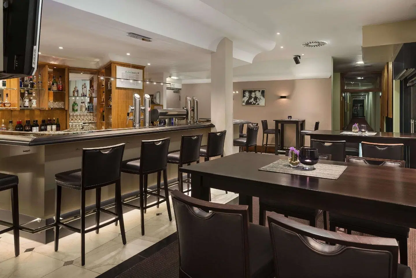 Ramada by Wyndham Graz Bar