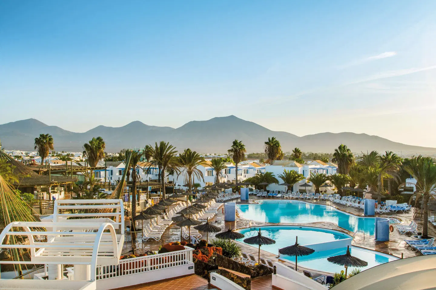 HL Paradise Island OUTDOOR_POOL
