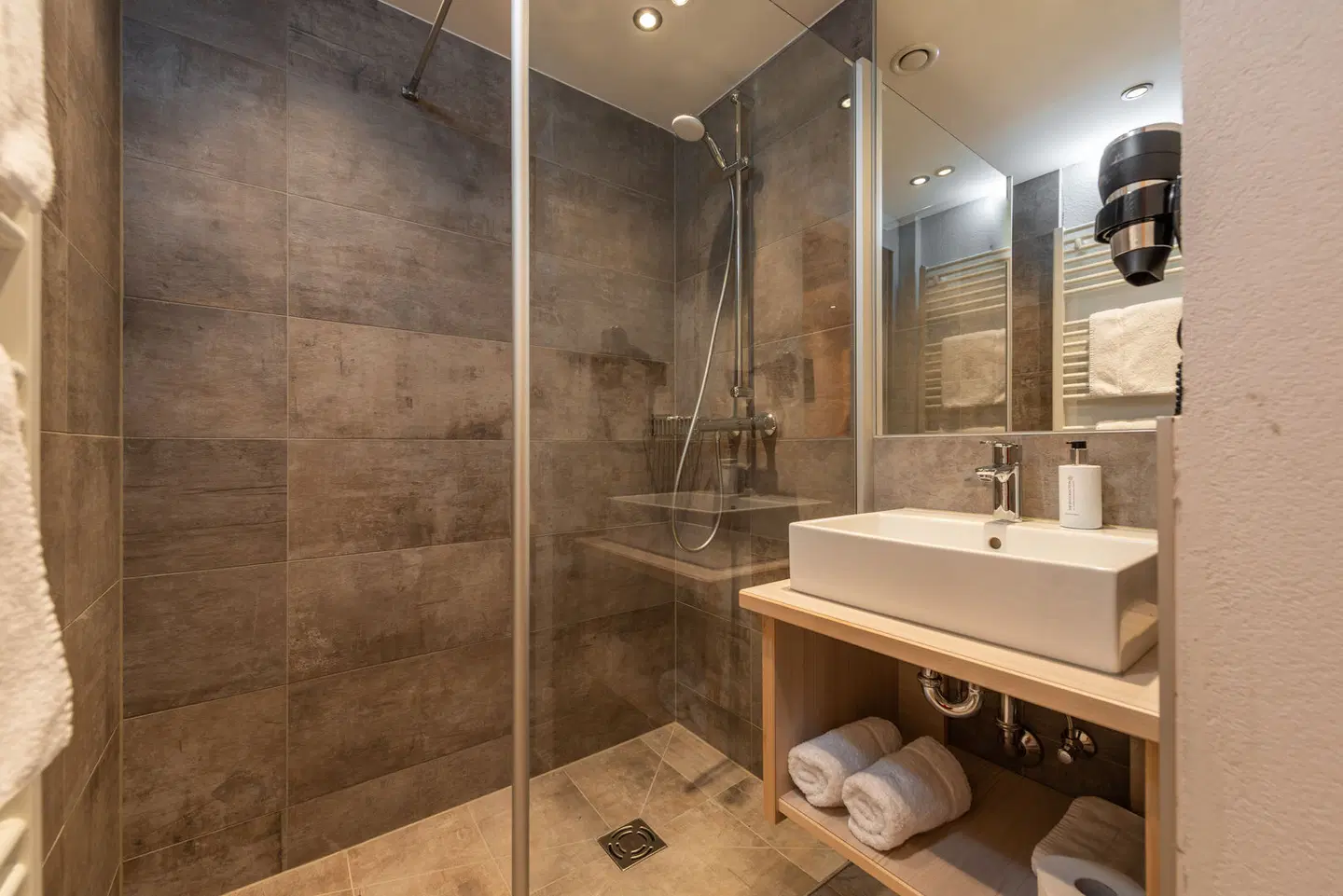 Ferienalm Aparthotel Badezimmer