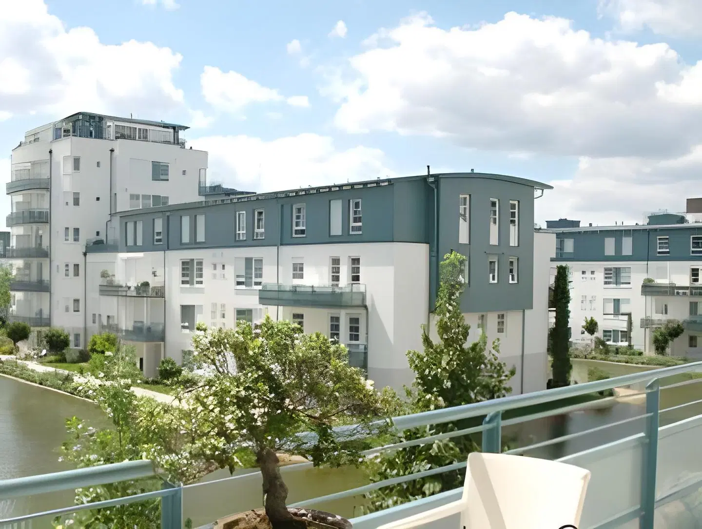 BTT EXTERIOR
