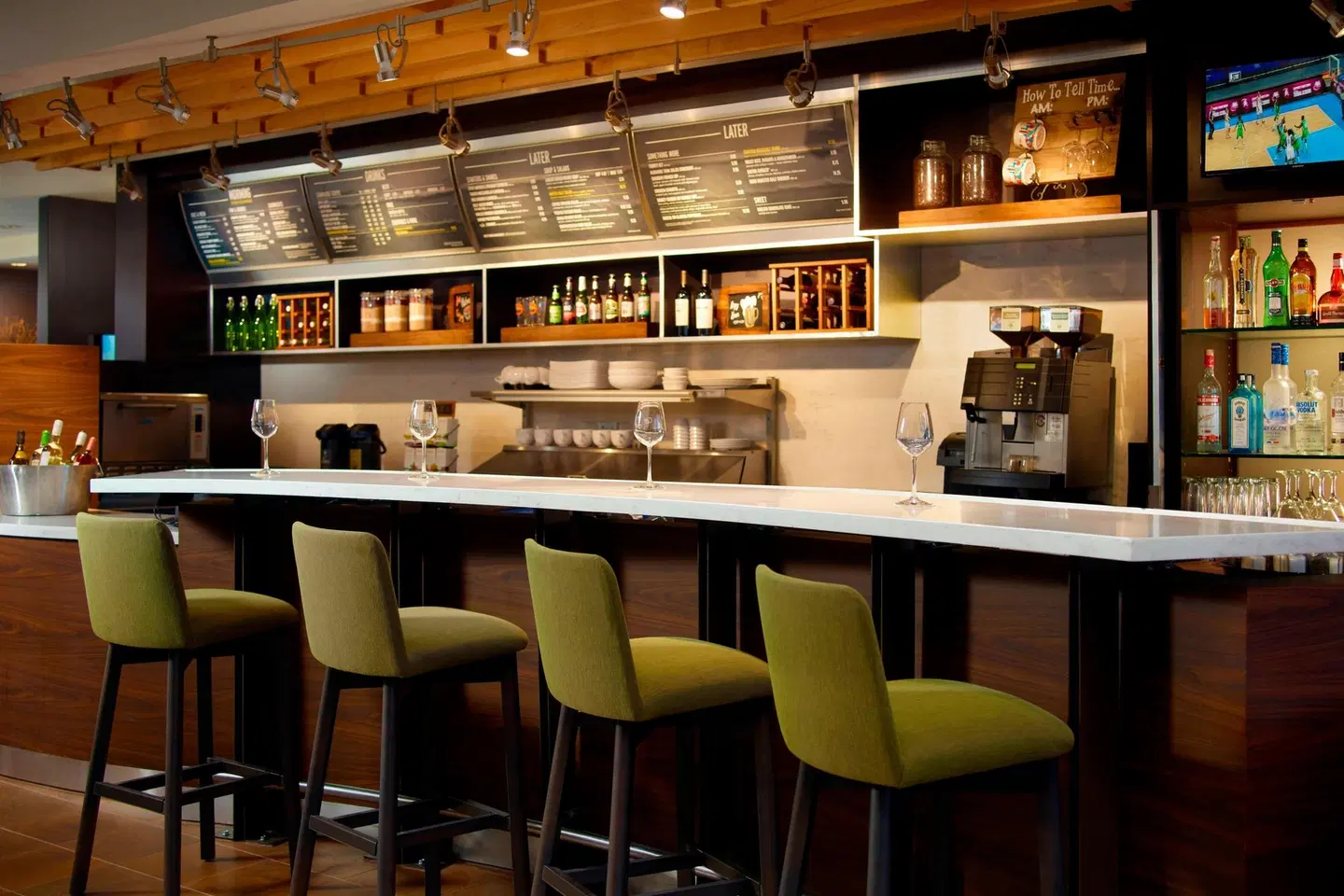 Courtyard by Marriott Atlanta Perimeter Center Bar