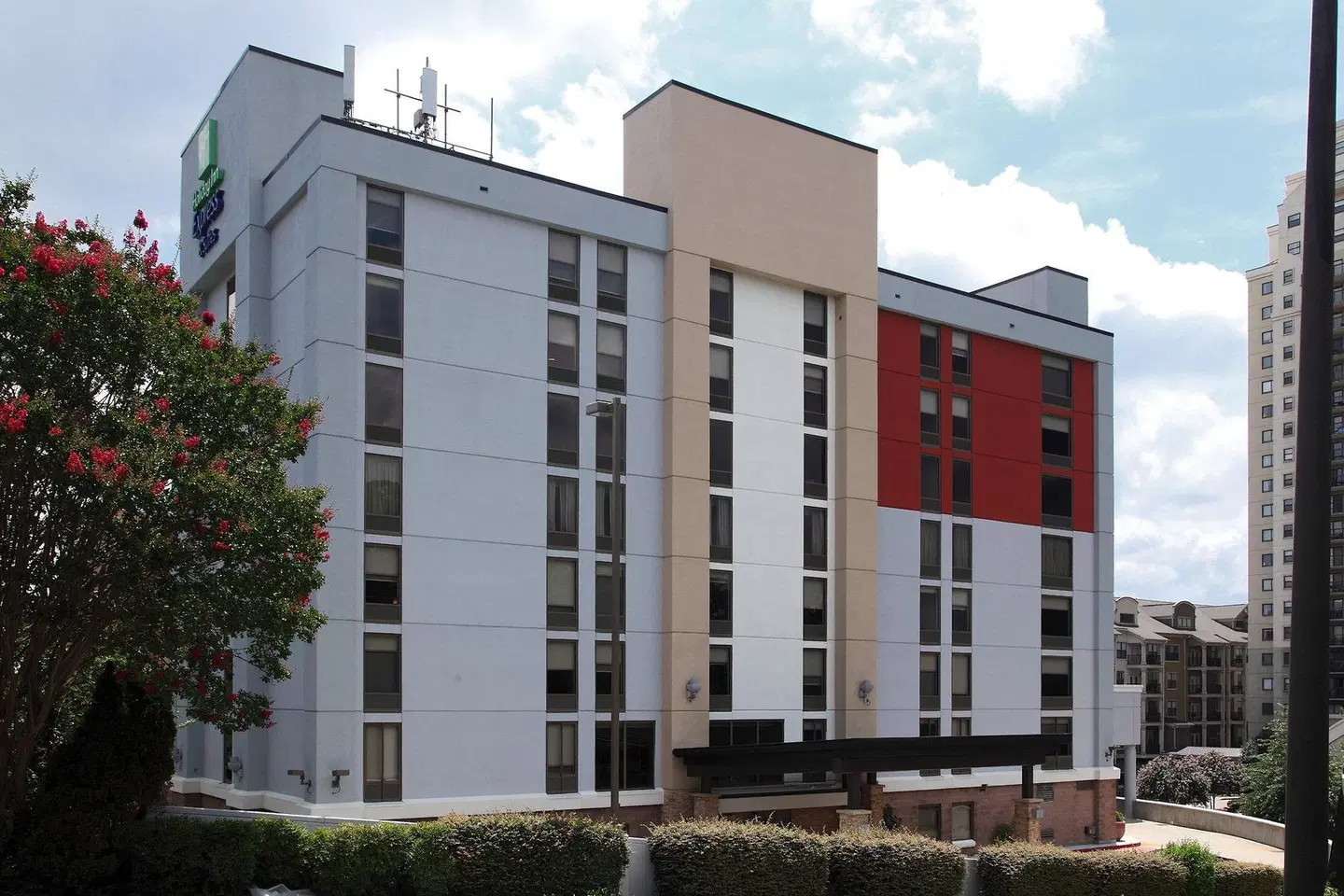 Holiday Inn Express Atlanta North Perimeter/Dunwoody by IHG EXTERIOR