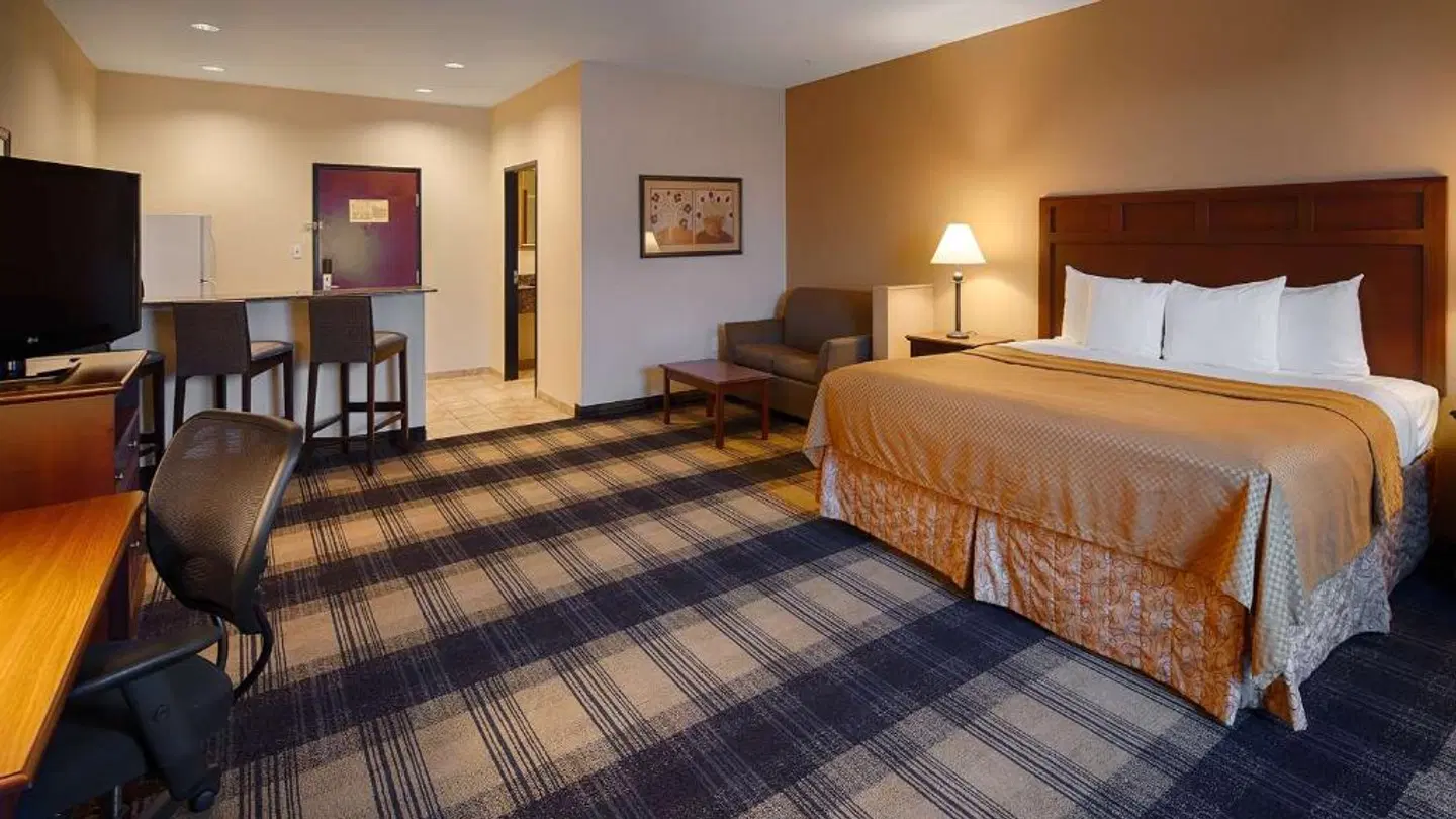 Best Western Lockhart Hotel & Suites ROOM_EXAMPLE