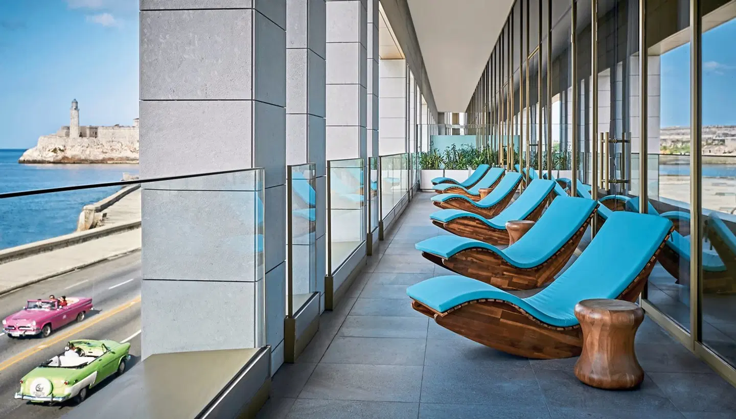 Hotel Habana Hallenbad