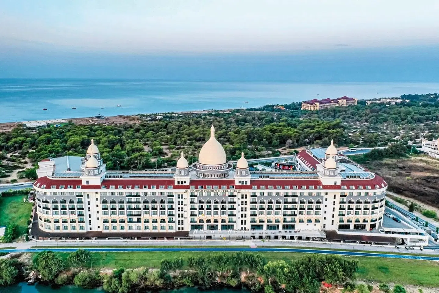 Diamond Premium Hotel & Spa EXTERIOR