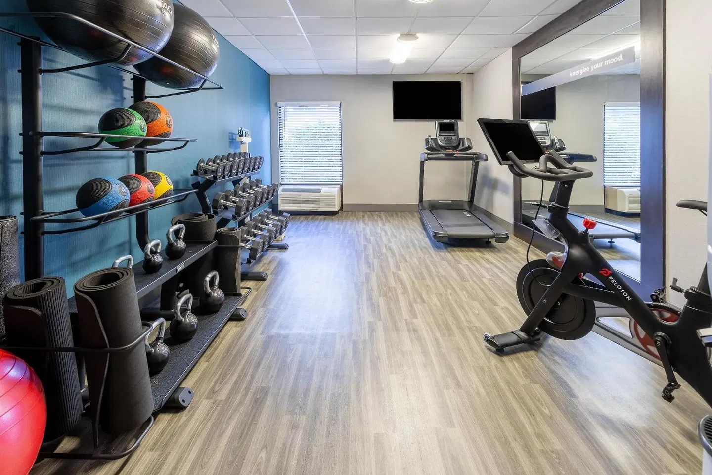 Hampton Inn Commerce SPORTS_AND_LEISURE