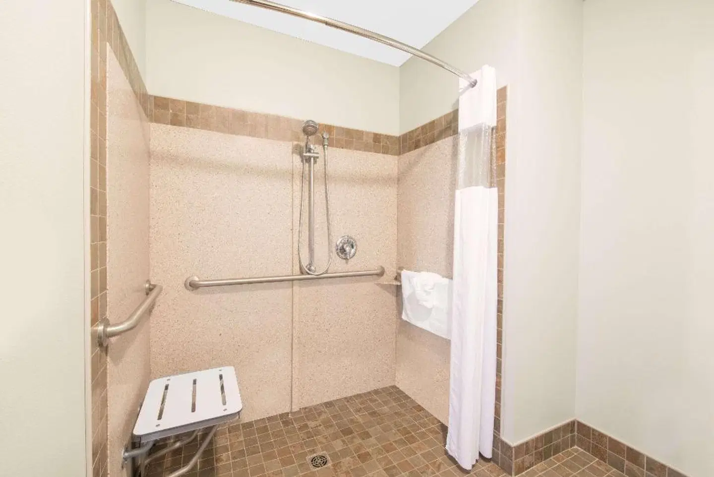 Baymont by Wyndham Rapid City Badezimmer