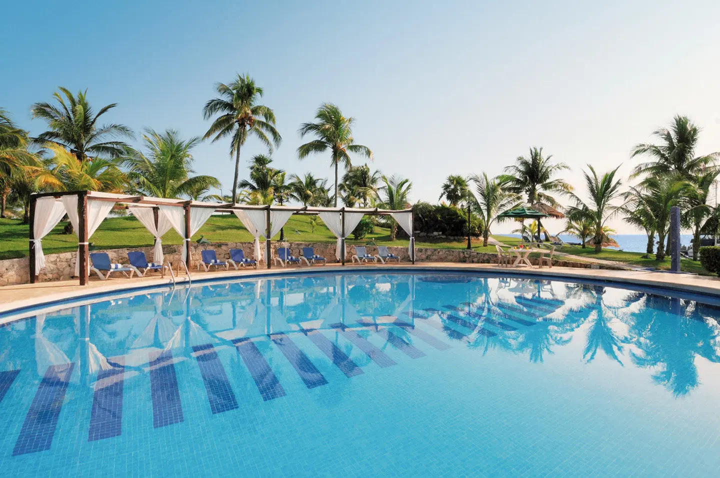 Dos Playas Faranda OUTDOOR_POOL