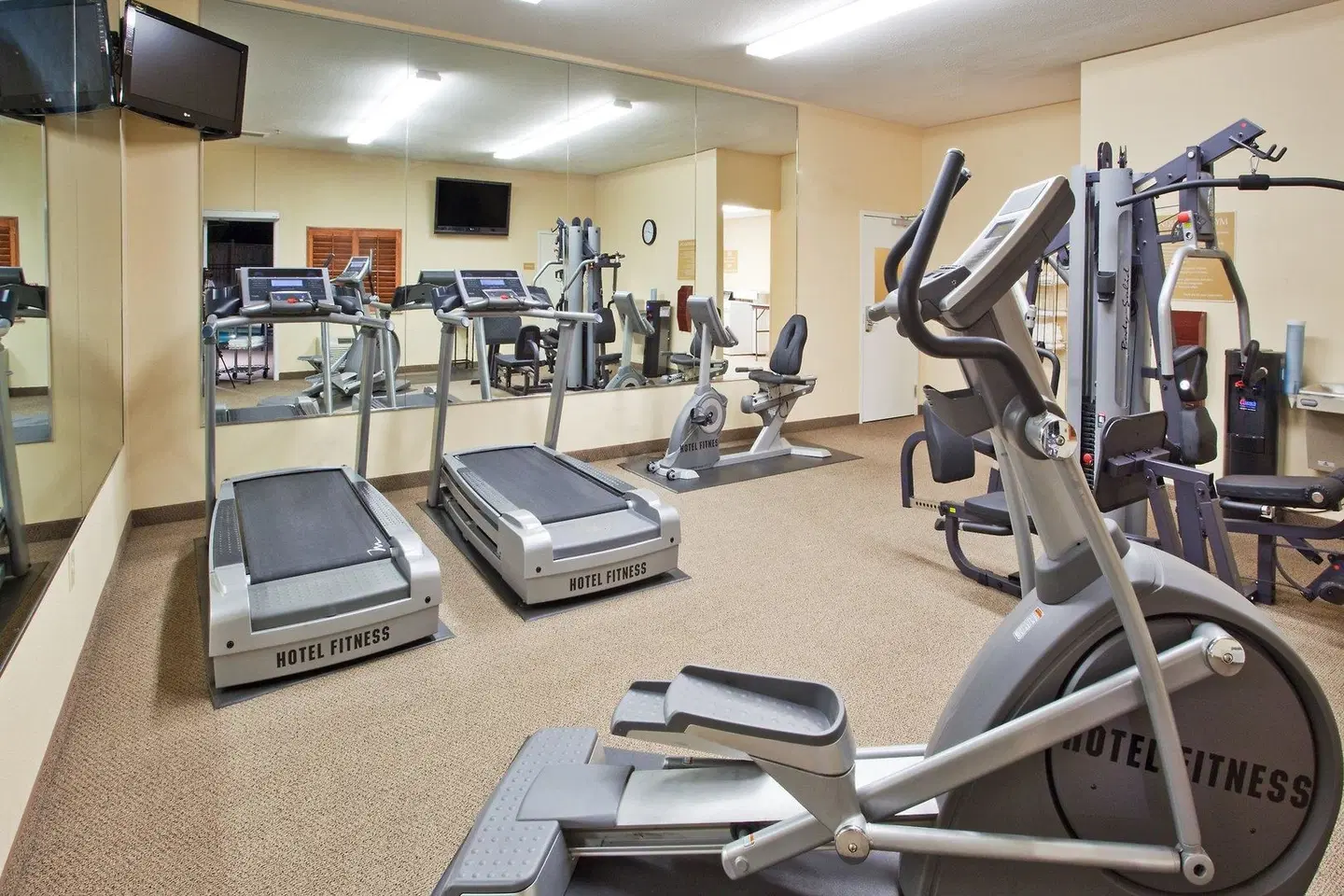 Candlewood Suites Columbus South / Fort Benning by IHG SPORTS_AND_LEISURE