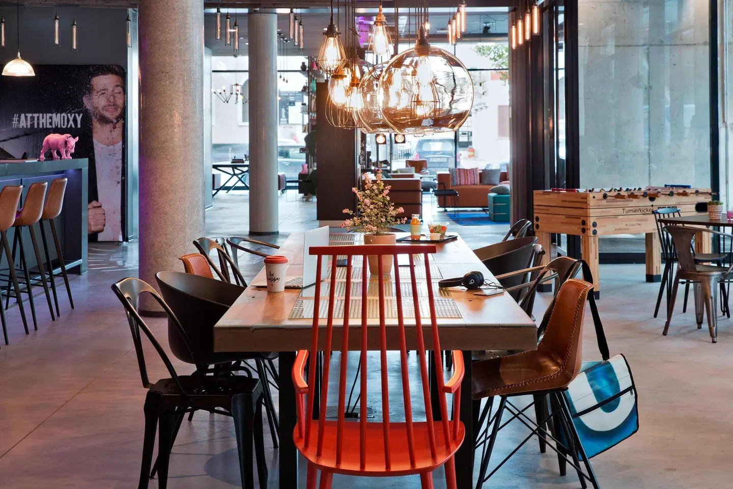 Moxy Frankfurt East Bar